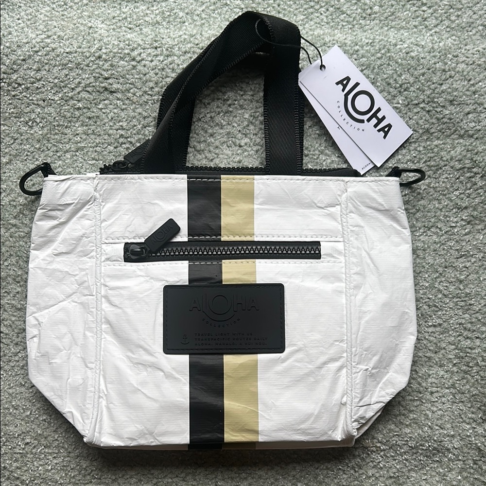 NWT ALOHA Collection Le Voyageur Crossbody
